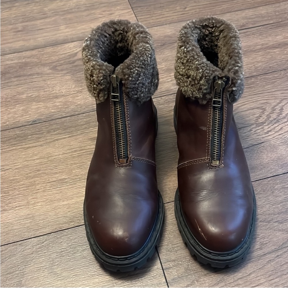 Timberland leather boot with fur and front zip